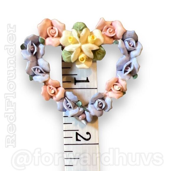 Floral Heart Shaped Brooch - Unique Hand Crafted Elegance - Picture 7 of 9